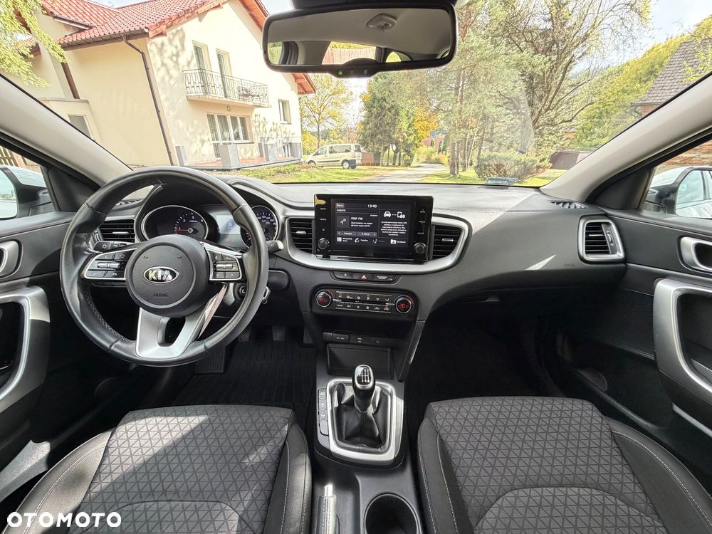 Kia Ceed 1.6 CRDi mHEV L - 18