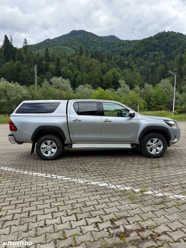 Toyota Hilux 4x4 Double Cab Executive - 4