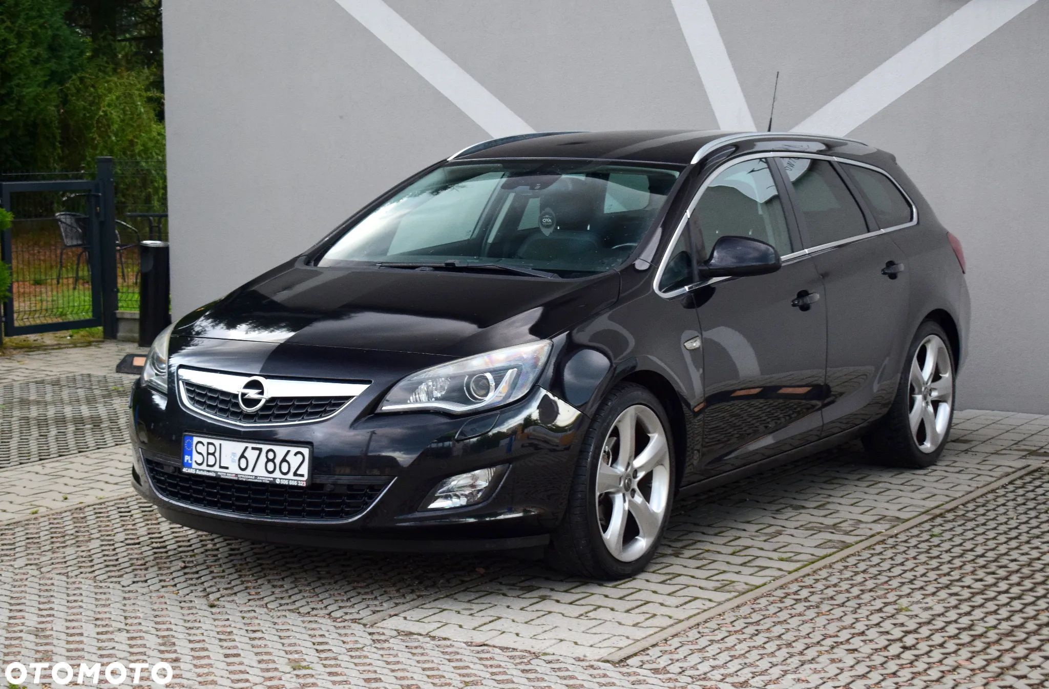 Opel Astra 1.6 Turbo Cosmo - 1