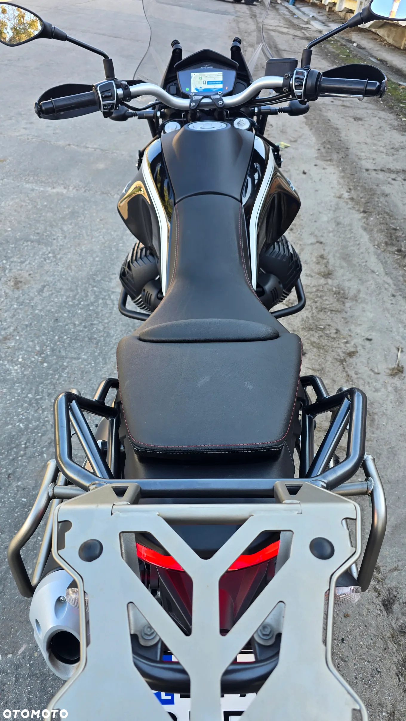 Moto Guzzi V85 - 25
