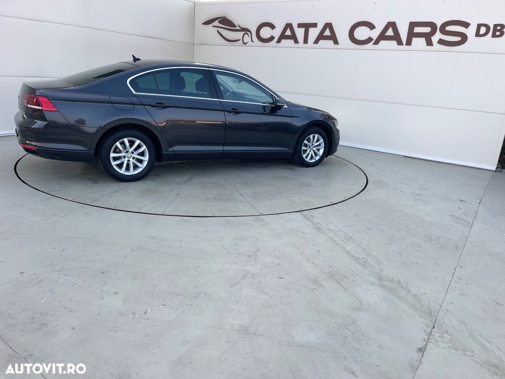 Volkswagen Passat - 17