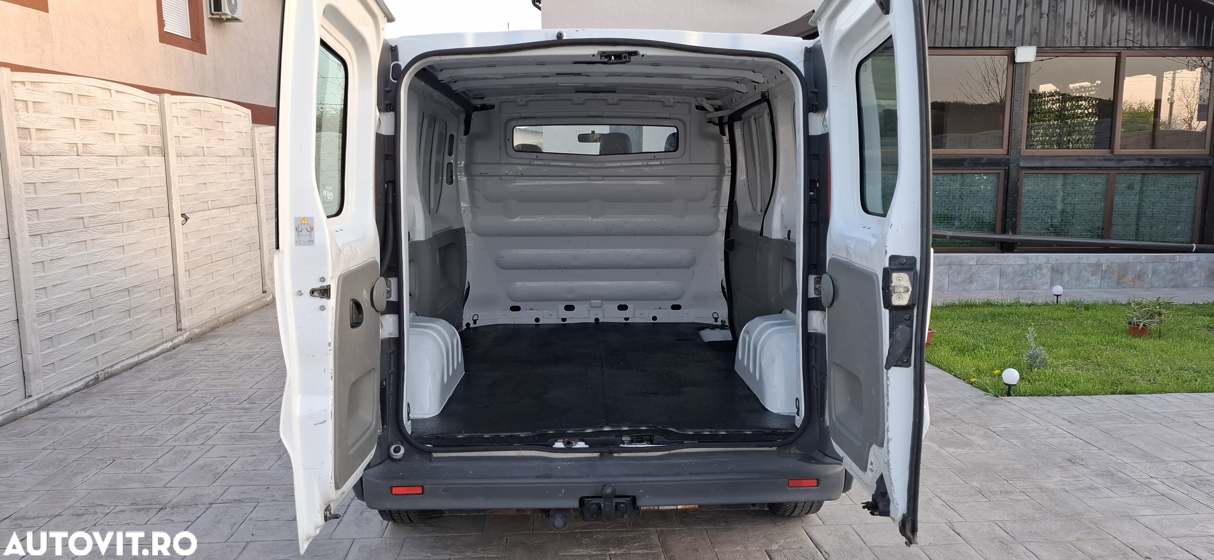 Renault Trafic 2.0 dCi 115 Combi L1H1 - 8