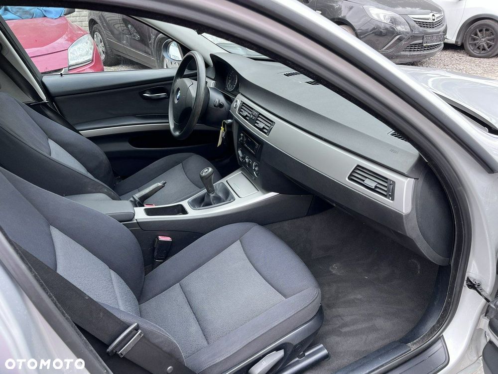 BMW Seria 3 318i - 19