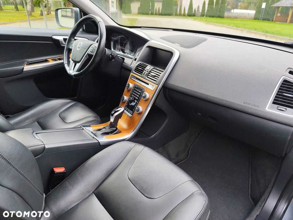 Volvo XC 60 T5 AWD Geartronic Summum - 22