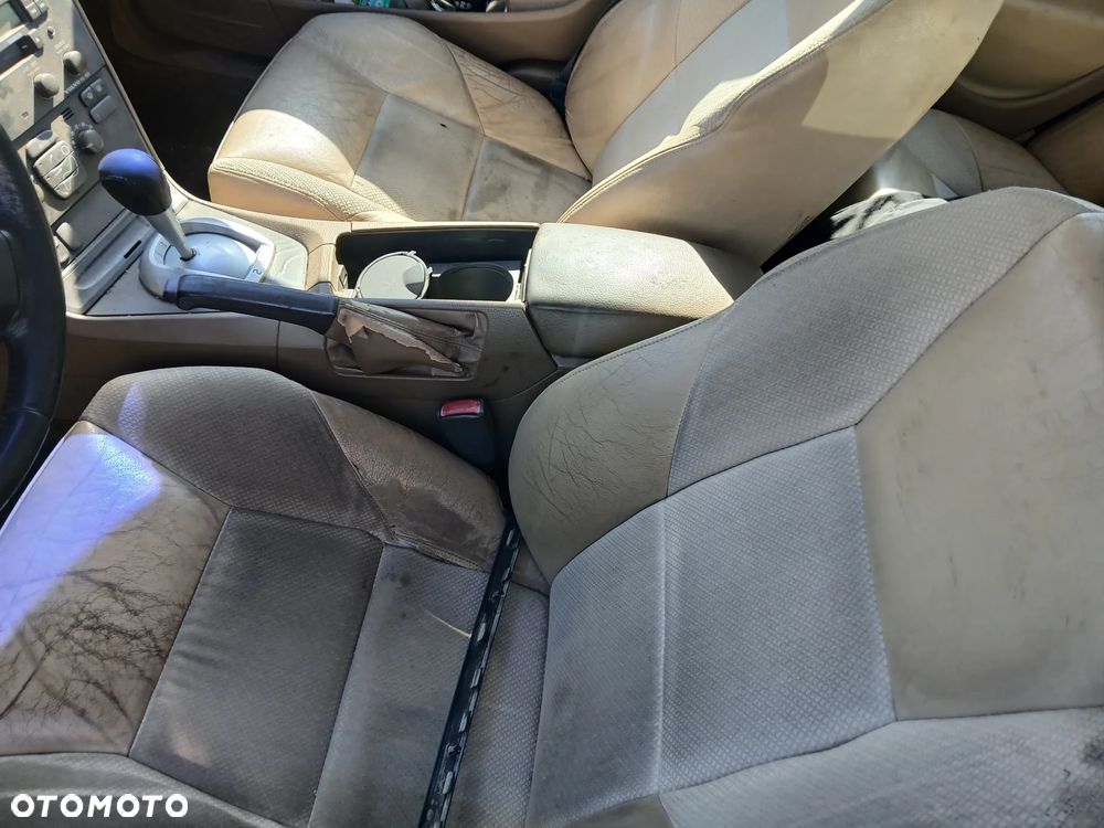 volvo S60 I 019.00 jasne skóry fotel fotele kanapa deska kokpit podsufitka boczek boczki klamka - 6