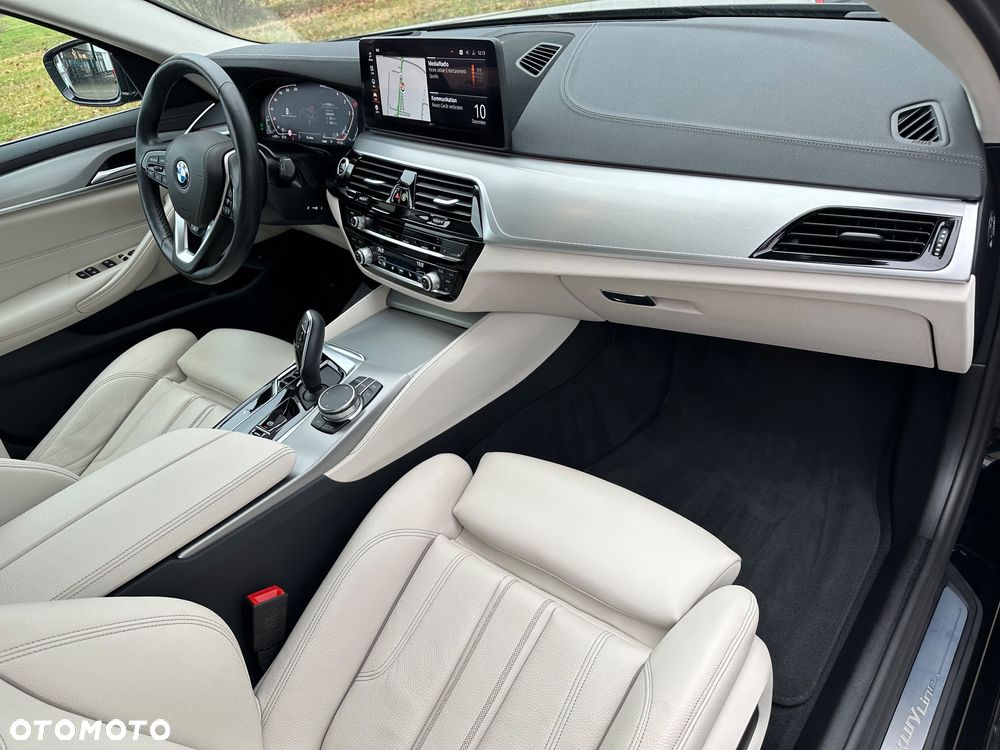 BMW Seria 5 520d Luxury Line sport - 17