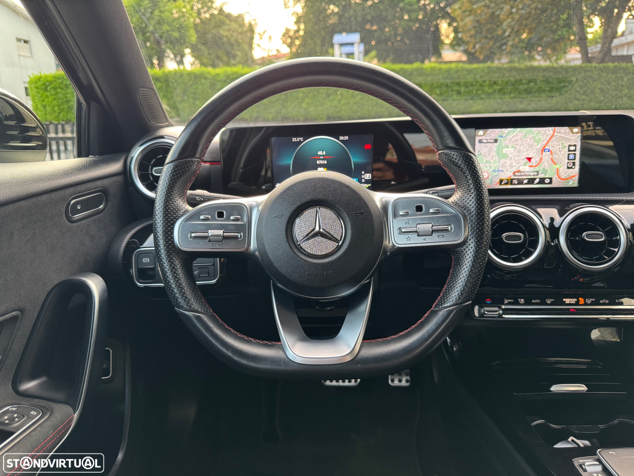 Mercedes-Benz A 250 Limousine e AMG Line - 29