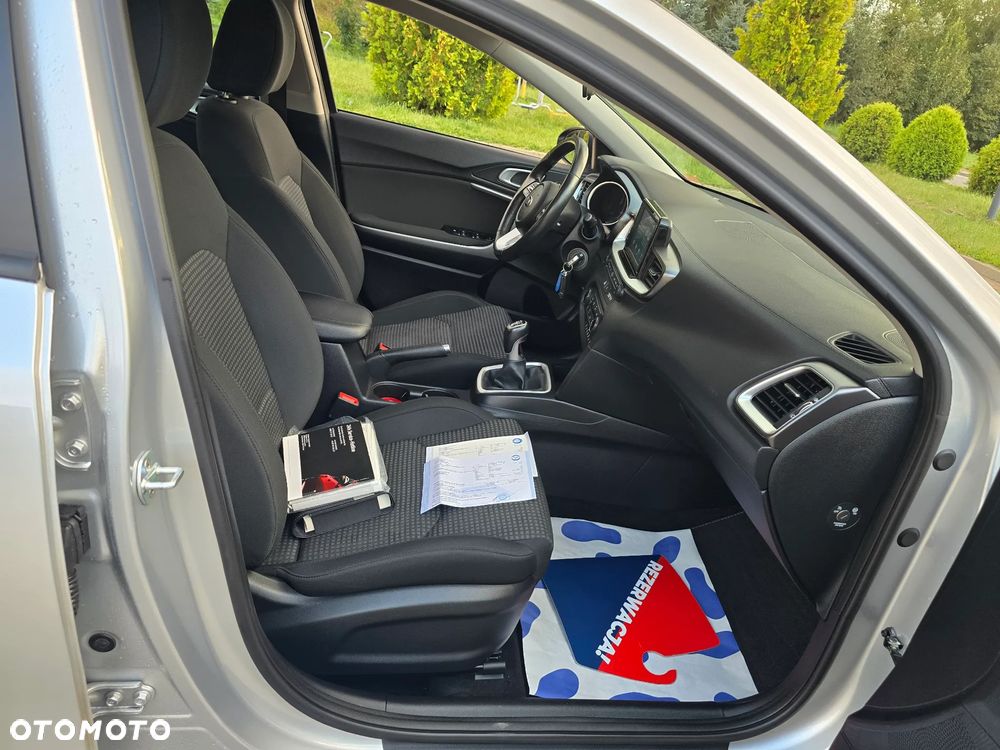 Kia Ceed 1.4 CVVT Fifa World Cup Edition - 30