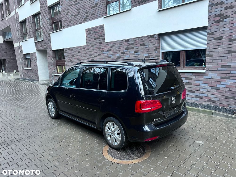 Volkswagen Touran - 12