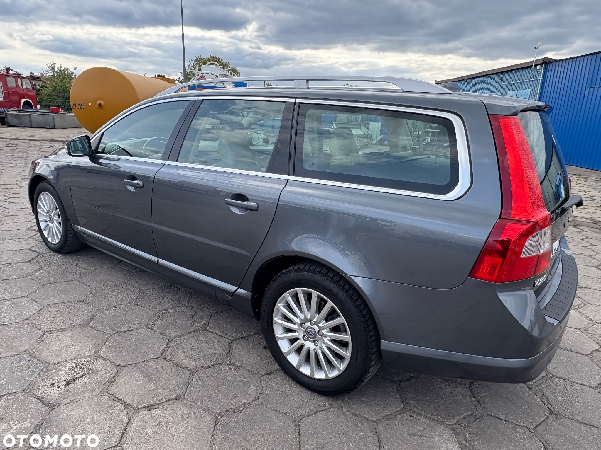 Volvo V70 D4 AWD Summum - 3