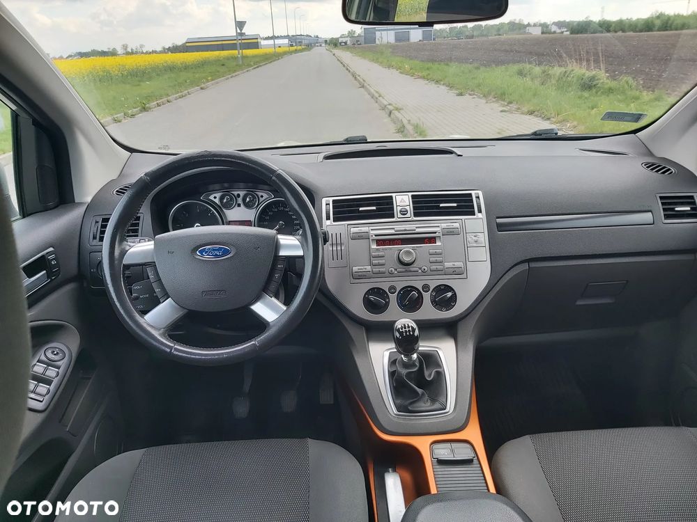 Ford Kuga 2.0 TDCi 2x4 Titanium - 11