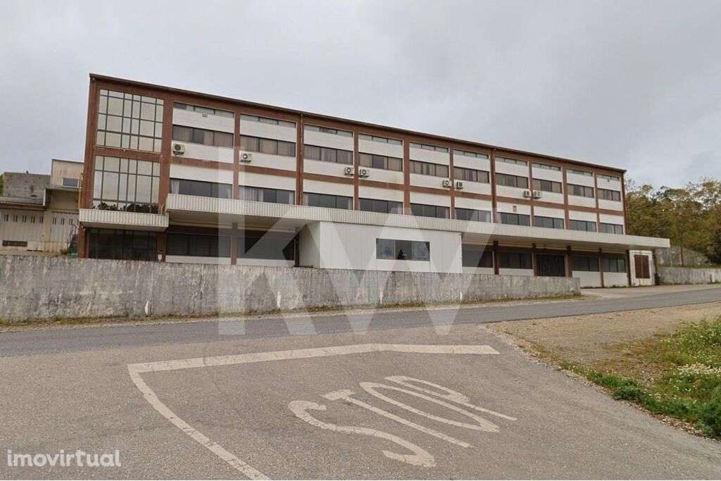 Pavilhão Industrial em São Mamede, Casal Vieira - Grande imagem: 2/37