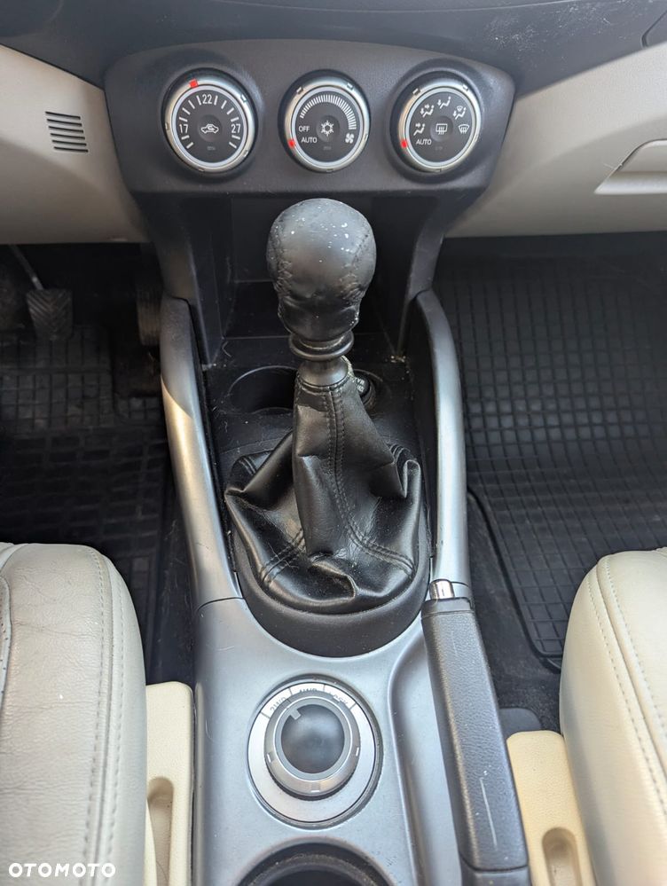 Mitsubishi Outlander 2.0 DID Instyle - 12