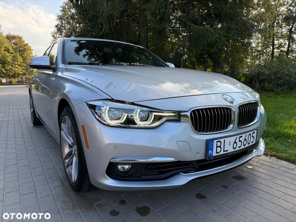 BMW Seria 3 330i - 10