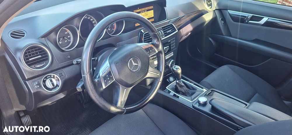 Mercedes-Benz C 220 CDI DPF BlueEFFICIENCY - 11