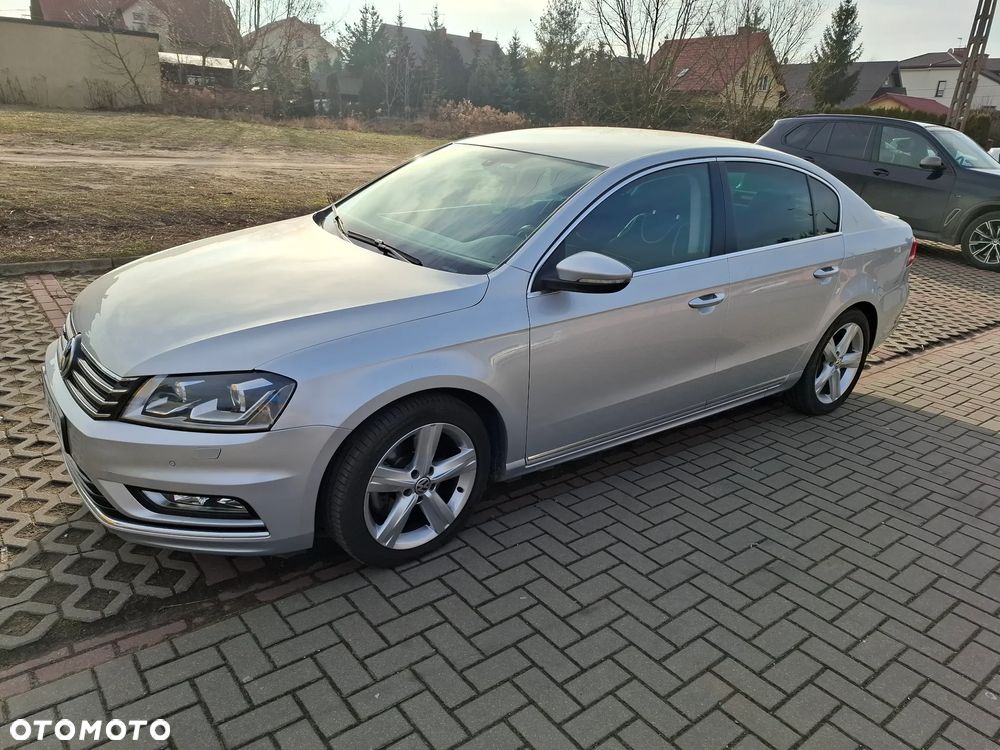 Volkswagen Passat 1.6 TDI BlueMotion Technology R-Line - 1