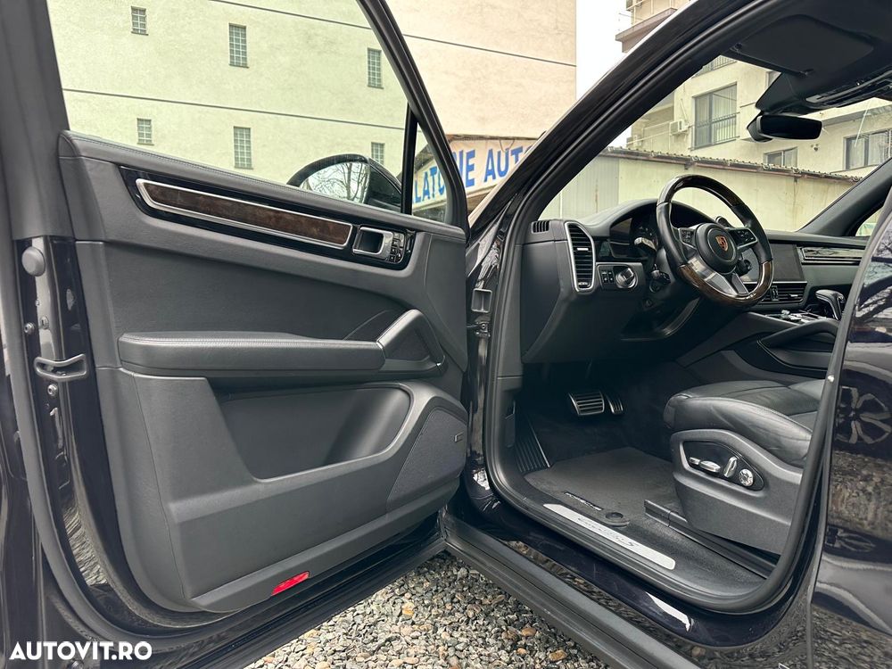 Porsche Cayenne S - 11