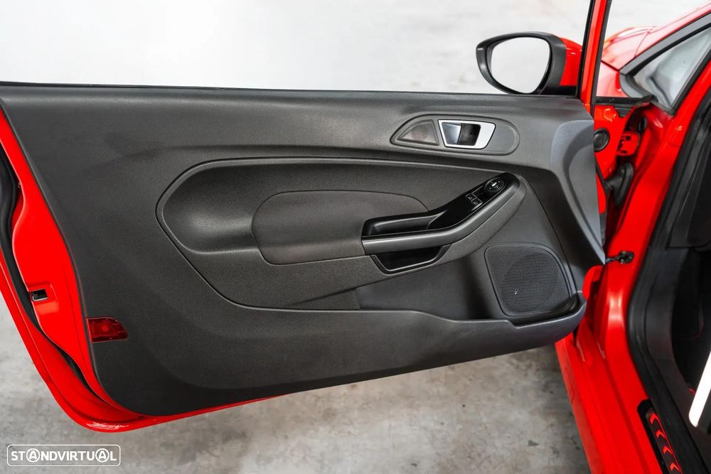 Ford Fiesta 1.6 EcoBoost c/ Pack Pele Desportiva ST - 33