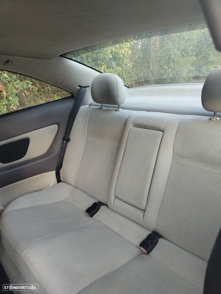 Opel Astra Coupe 1.8 16V - 7