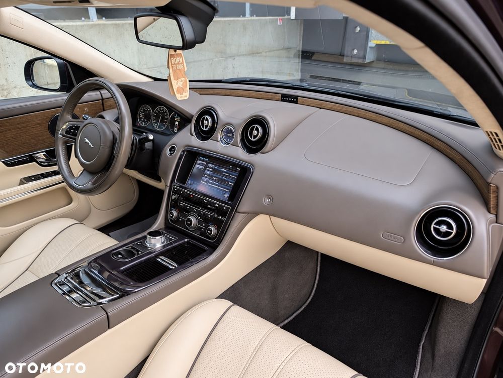 Jaguar XJ 3.0 D V6 Portfolio - 12