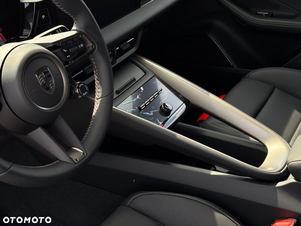Porsche Macan - 26