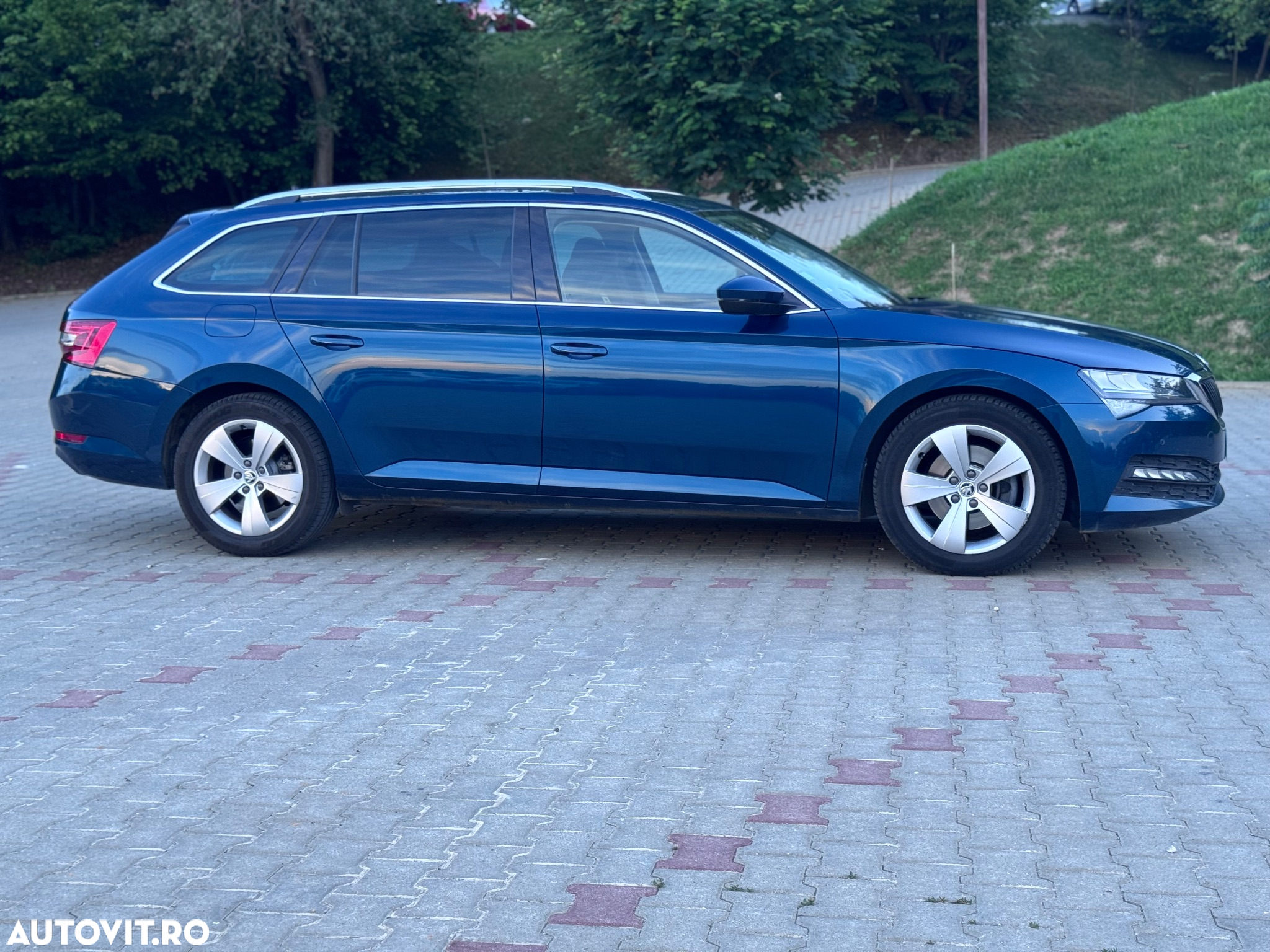 Skoda Superb Combi 2.0 TDI 150 CP DSG Essence - 12