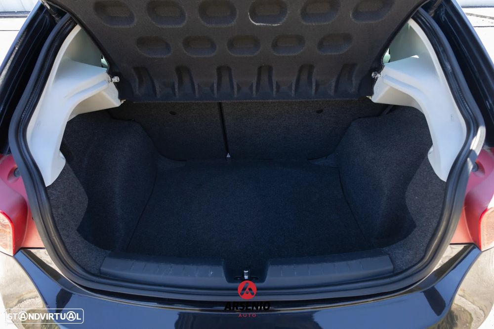 SEAT Ibiza 1.6 TDI 25 Anos DPF - 33