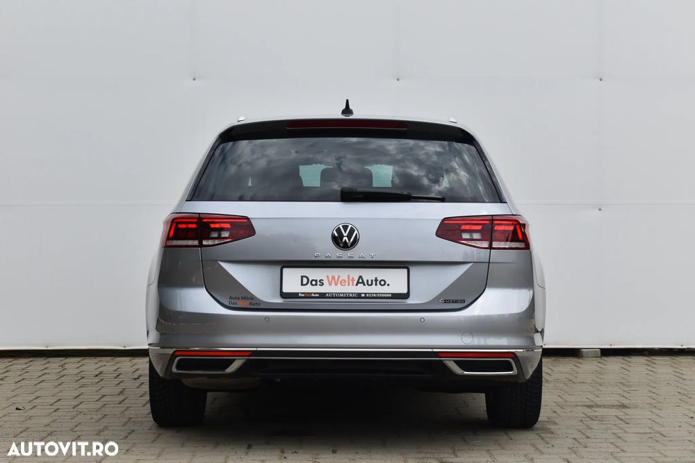 Volkswagen Passat Variant 2.0 TDI 4Mot DSG Highline - 12