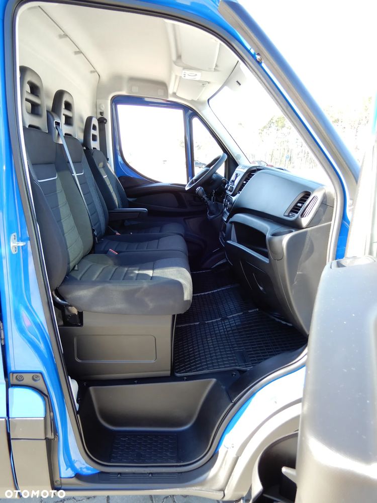 Iveco Daily 35S18 3.0 HPI 180 KM POWER Furgon Blaszak XXL 4.70 CM MAXI LONG Wysokość H2 1900 mm WZMACNIANE ZAWIESZENIE 968 Kg Ładowność HAK 3500 Kg Rozstaw Osi 4100 mm DMC 3500 Kg, WZMACNIANY Stan NOWY NIE UŻYWANY OKAZJA DOSTEPNY I GOTOWY - 25