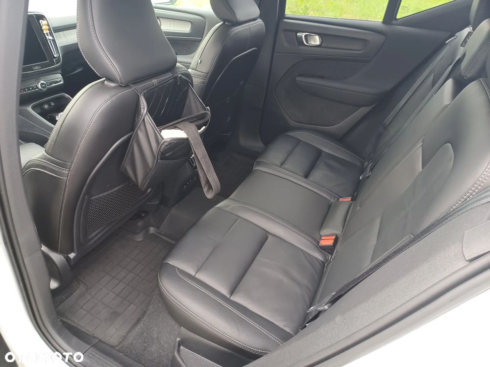 Volvo XC 40 B5 AWD Ultimate Dark - 13