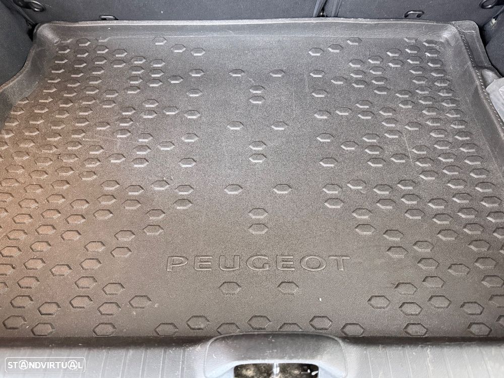 Peugeot 208 1.2 PureTech Allure EAT6 - 31