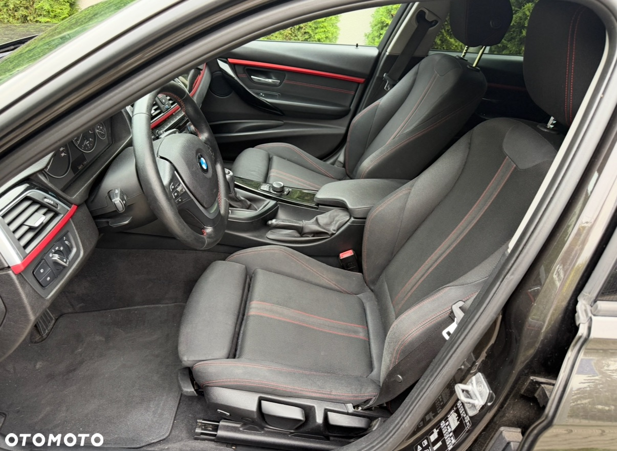 BMW Seria 3 320d Touring xDrive Sport Line - 19
