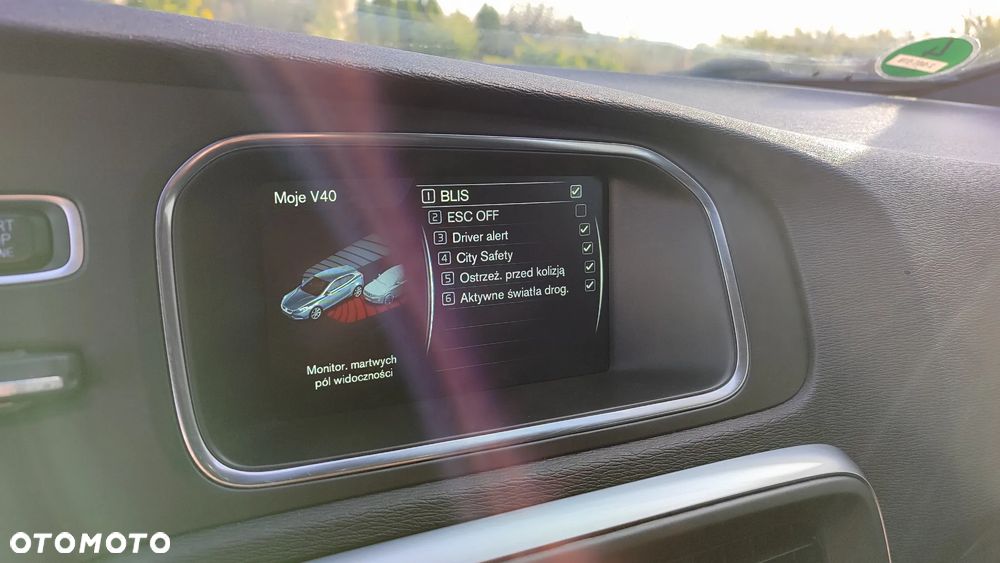 Volvo V40 D3 Momentum - 30