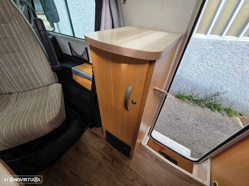 Pilote Aventura 730G Cama Central Frigo Grande - 22