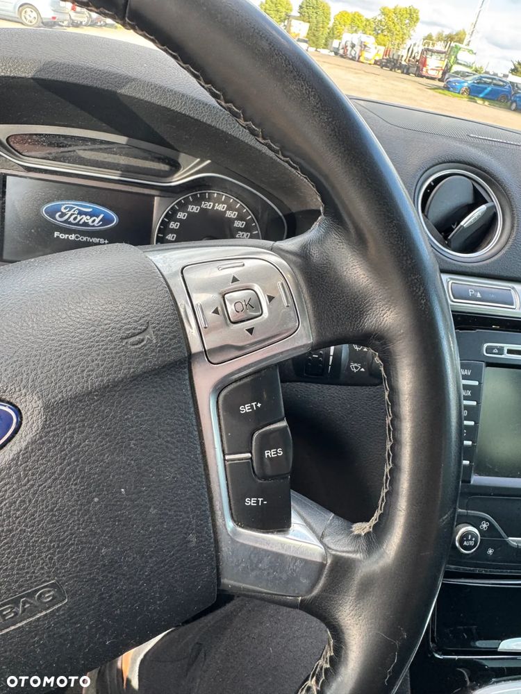 Ford S-Max - 32