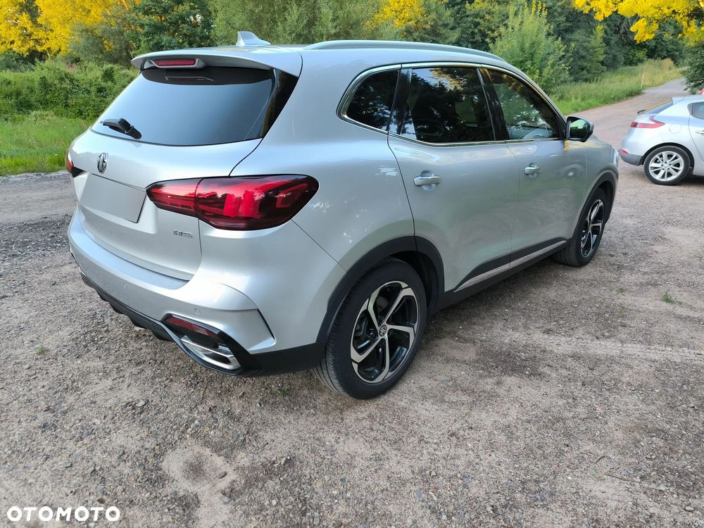 MG HS 1.5 T-GDI Exclusive DCT - 9