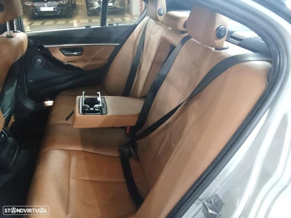 BMW 330 e iPerformance Line Sport - 6