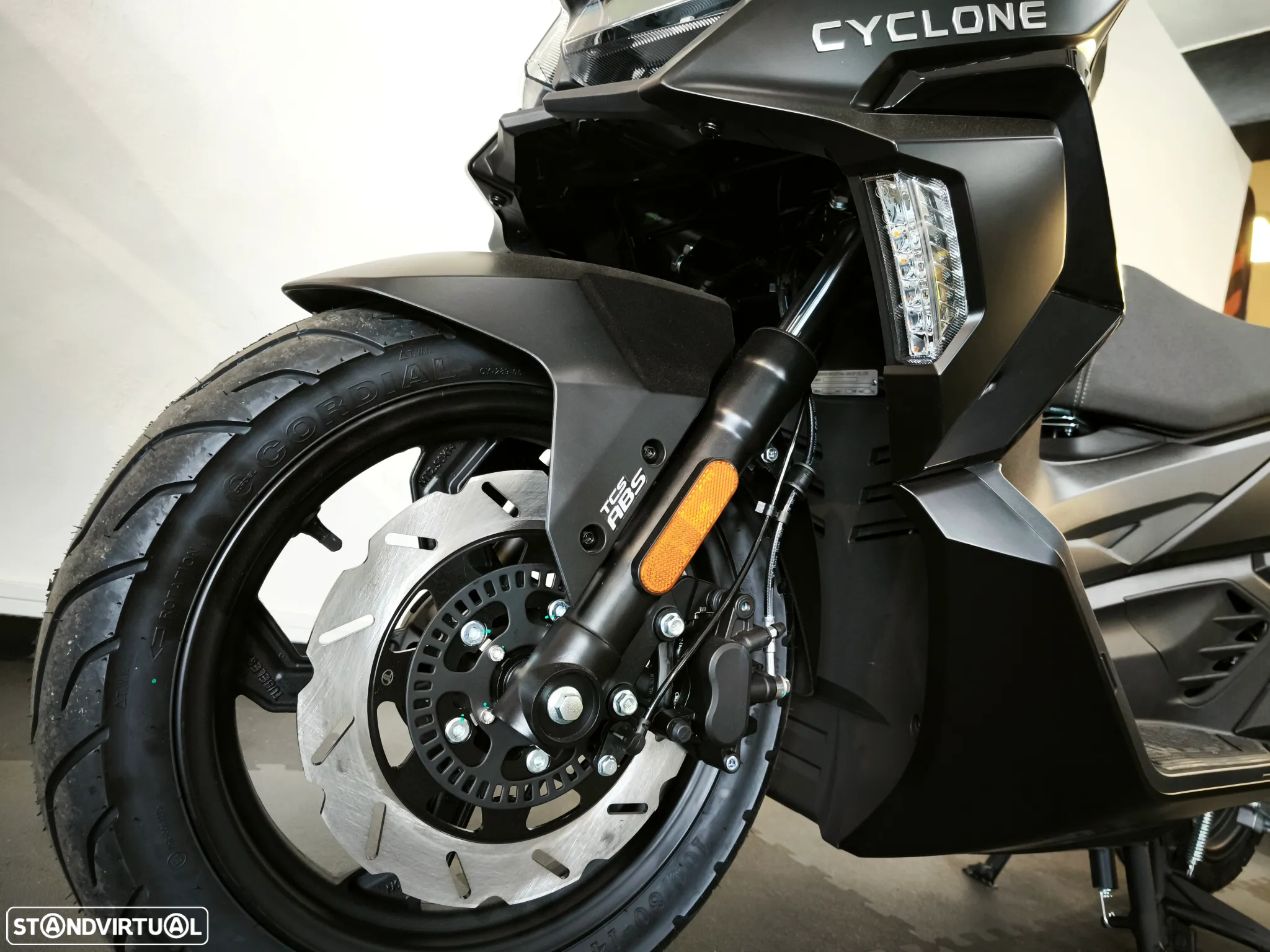 Cyclone 125 Scooter - 8