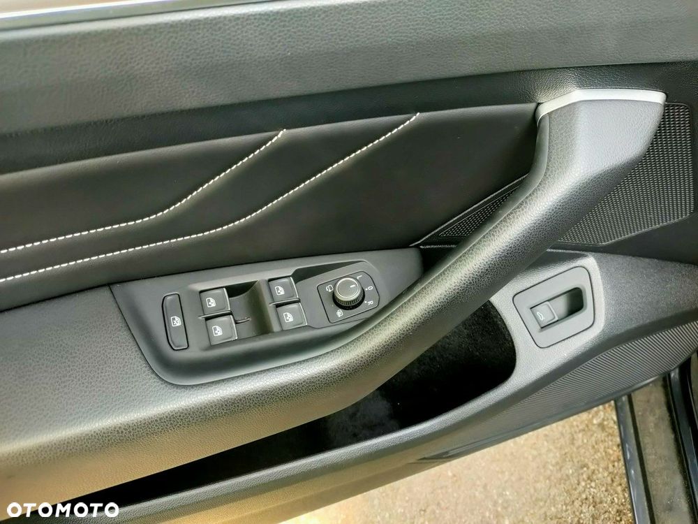 Volkswagen Passat - 13