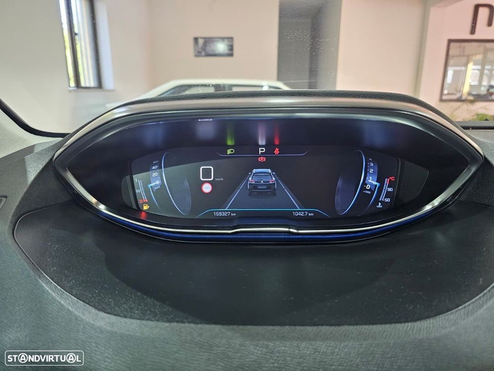 Peugeot 5008 1.5 BlueHDi Allure Pack EAT8 - 24