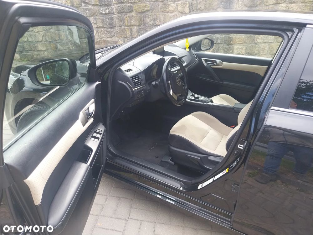 Lexus CT 200h Business Edition - 9