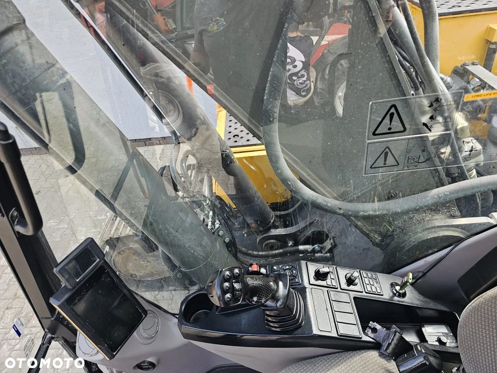 Volvo EC220EL - 11
