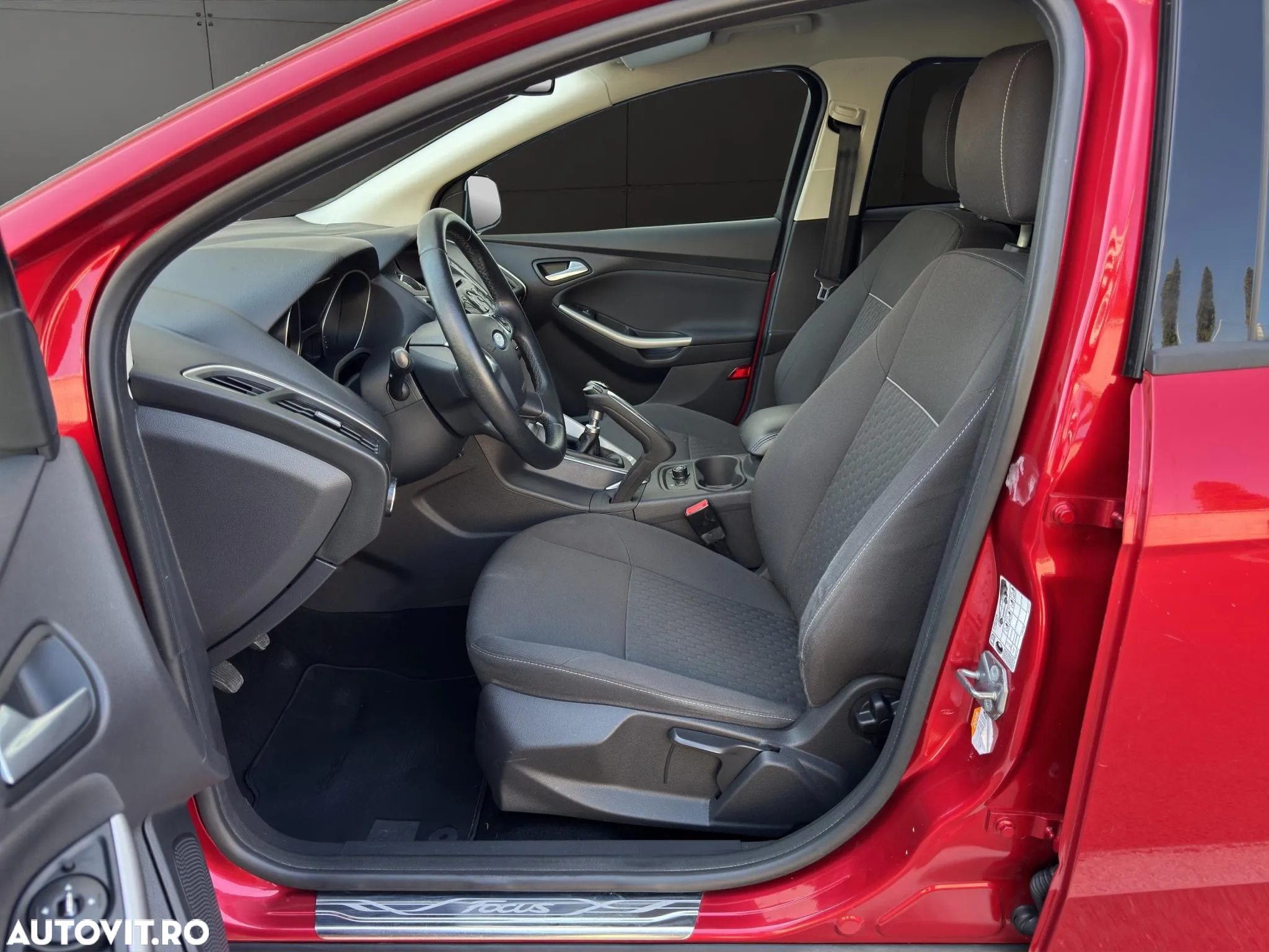 Ford Focus 1.0 EcoBoost Start-Stopp-System TREND - 5