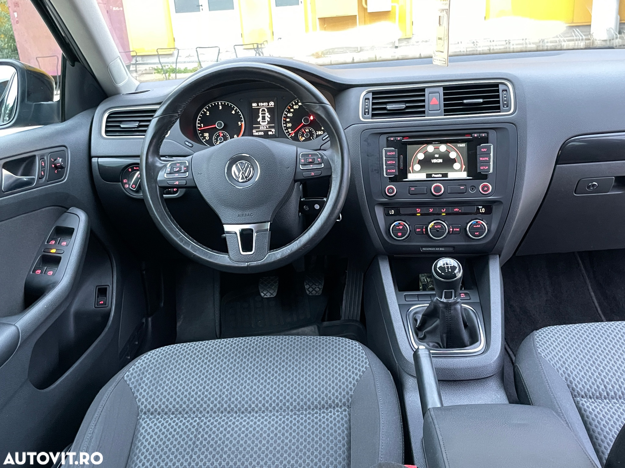 Volkswagen Jetta - 15