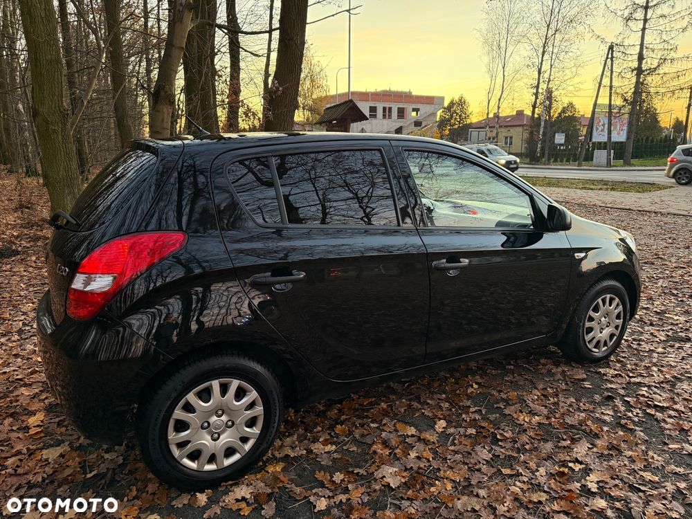Hyundai i20 1.2 Classic + - 6