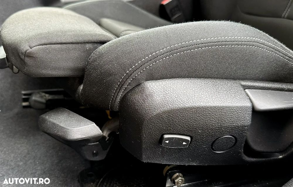 BMW Seria 1 - 25