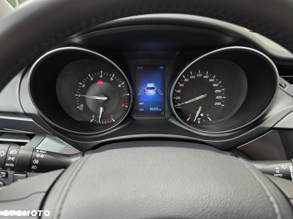 Toyota Avensis - 31