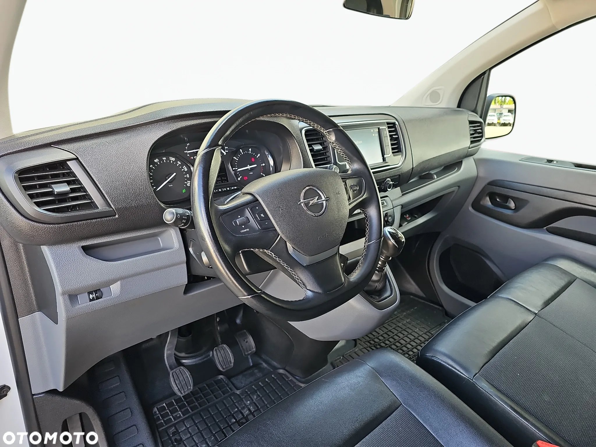 Opel Vivaro - 10