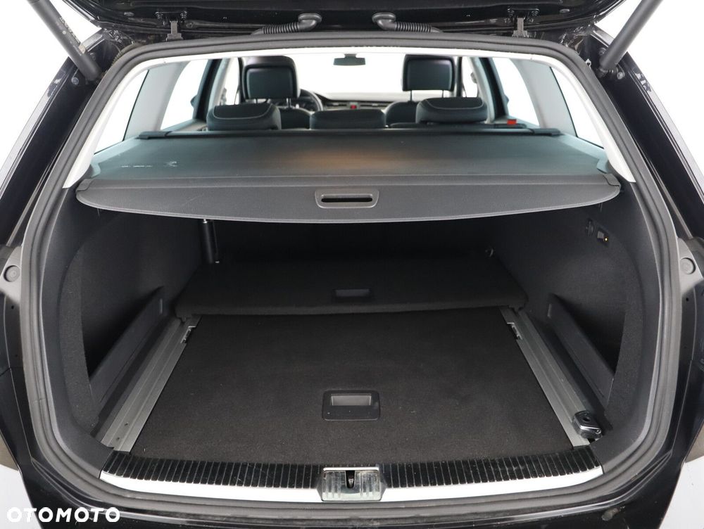 Volkswagen Passat Variant 2.0 TDI 4Mot Elegance DSG - 26