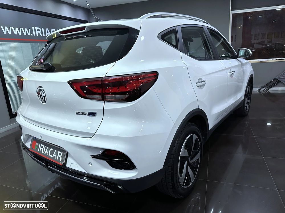 MG ZS Standard Luxury - 10